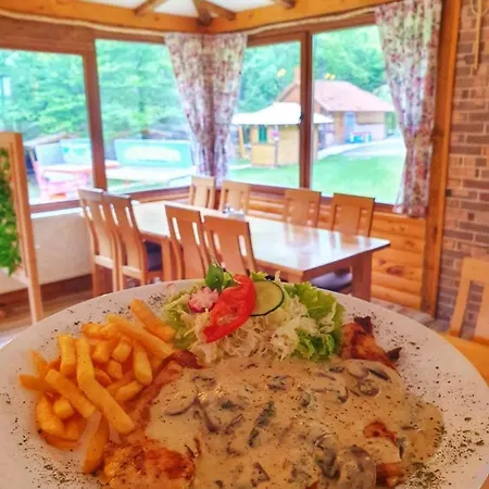Etno Selo Bistrovo * ヴィテズ